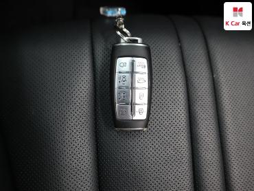 2022 - genesis g80