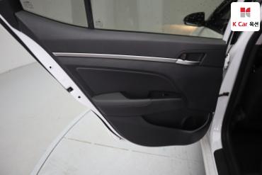 2016 - hyundai avante