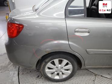 2011 - kia pride