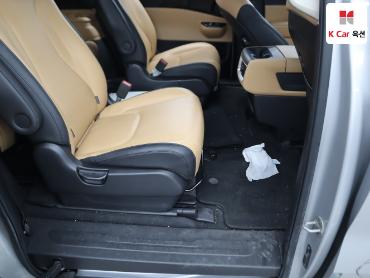 2021 - kia carnival