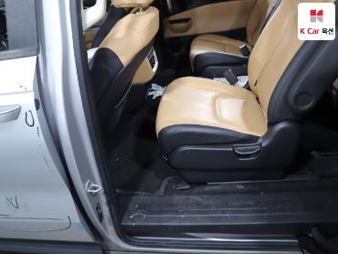 2021 - kia carnival