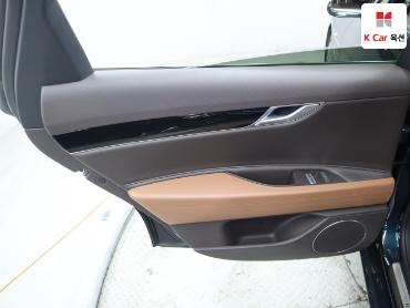 2022 - genesis g80