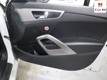 2015 - hyundai veloster