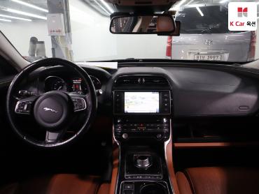 2016 - jaguar xe