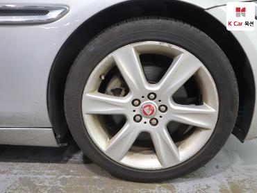 2016 - jaguar xe