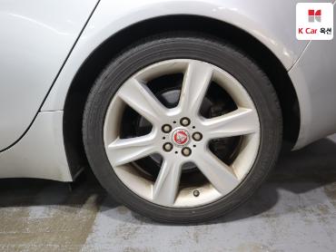 2016 - jaguar xe