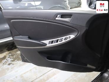 2017 - hyundai accent