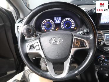 2017 - hyundai accent