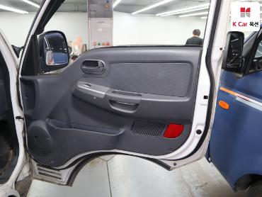 2018 - kia bongo iii
