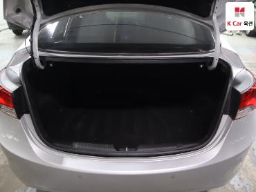 2011 - hyundai avante