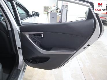 2011 - hyundai avante