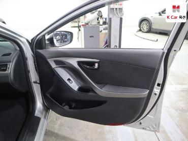 2011 - hyundai avante
