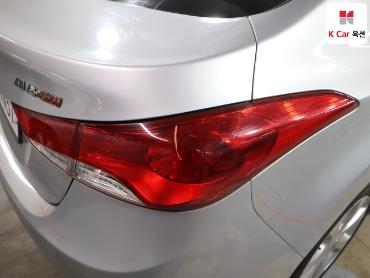 2011 - hyundai avante
