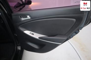 2015 - hyundai accent