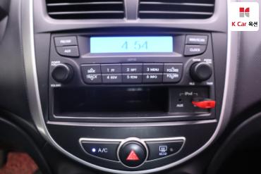 2015 - hyundai accent