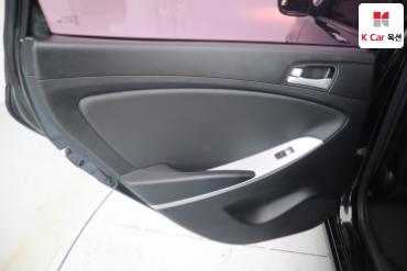 2015 - hyundai accent