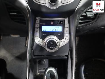 2011 - hyundai avante