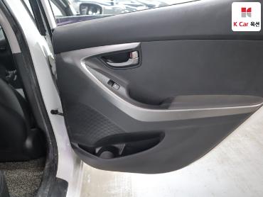 2011 - hyundai avante