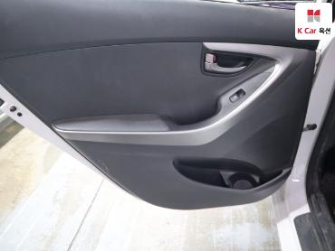 2011 - hyundai avante