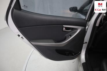 2011 - hyundai avante