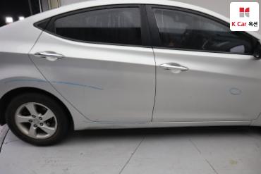 2011 - hyundai avante