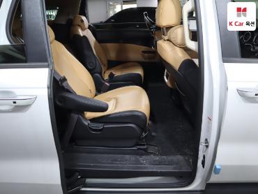 2021 - kia carnival