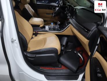 2021 - kia carnival