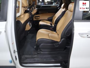 2021 - kia carnival