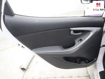 2015 - hyundai avante