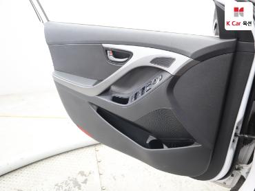 2015 - hyundai avante