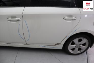 2011 - toyota prius