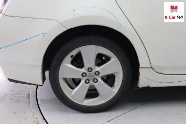 2011 - toyota prius