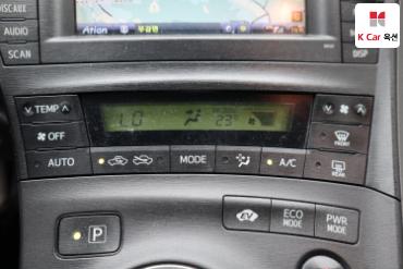 2011 - toyota prius