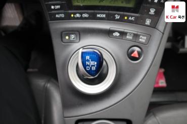 2011 - toyota prius