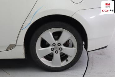 2011 - toyota prius