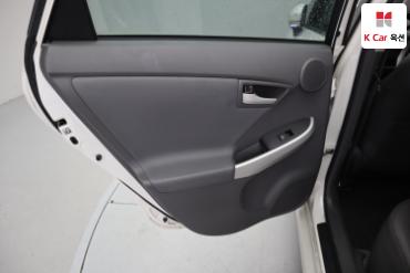 2011 - toyota prius