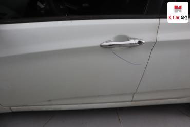 2012 - hyundai accent