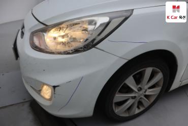 2012 - hyundai accent