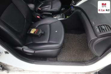 2012 - hyundai accent