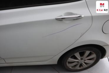2012 - hyundai accent