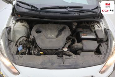 2012 - hyundai accent