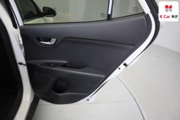 2020 - kia stonic