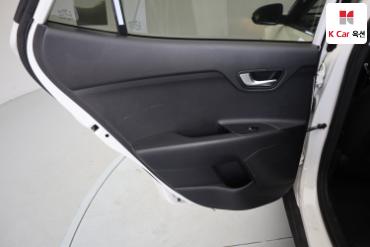 2020 - kia stonic