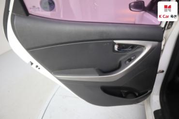 2012 - hyundai avante
