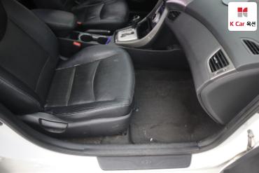 2012 - hyundai avante