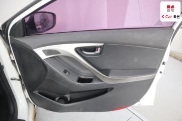2012 - hyundai avante