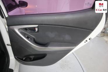 2012 - hyundai avante