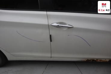 2012 - hyundai avante