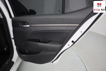 2017 - hyundai avante