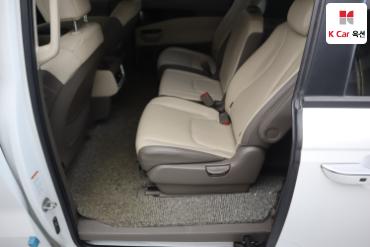 2022 - kia carnival